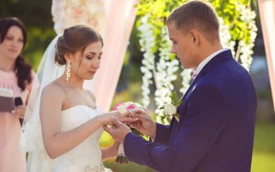 Esküvői szertartásvezető: hogyan lesz a ceremónia valóban a ti történetetek?